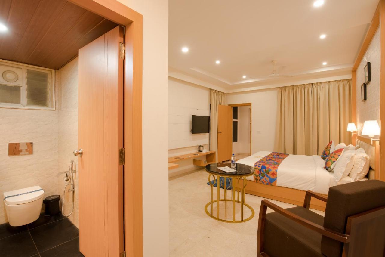 Kvr Capitol Suites Vijayawāda Екстериор снимка