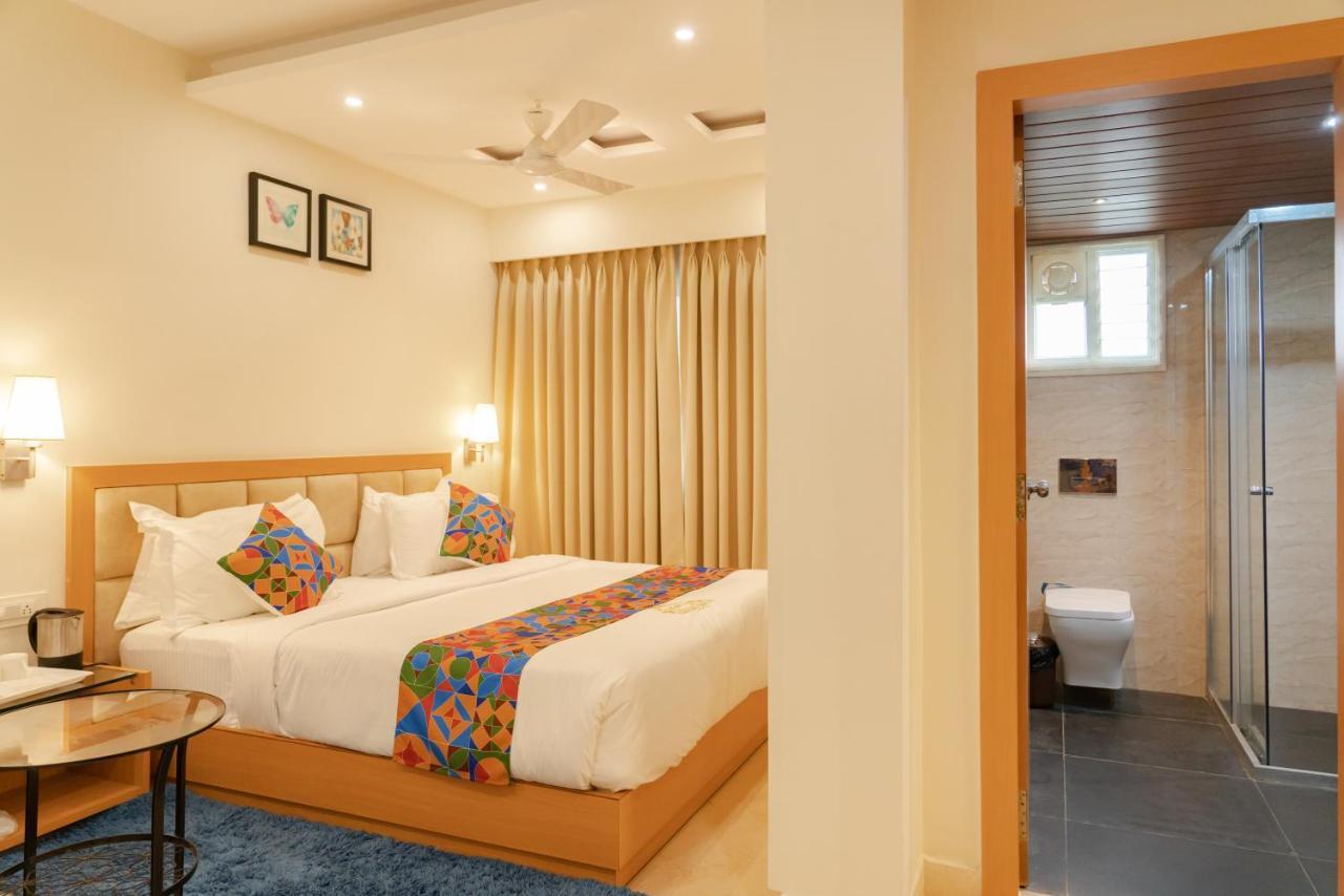 Kvr Capitol Suites Vijayawāda Екстериор снимка