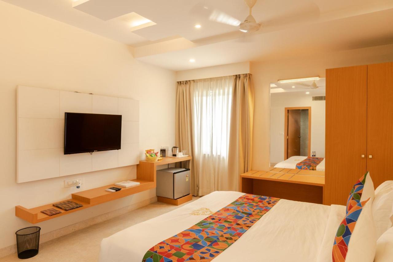 Kvr Capitol Suites Vijayawāda Екстериор снимка