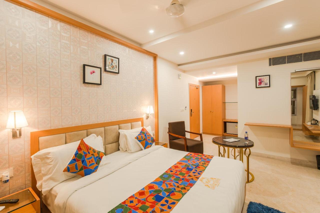 Kvr Capitol Suites Vijayawāda Екстериор снимка
