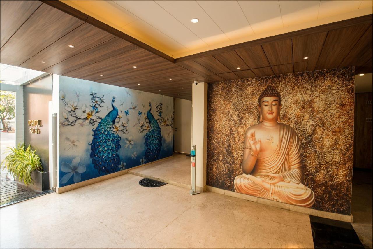 Kvr Capitol Suites Vijayawāda Екстериор снимка